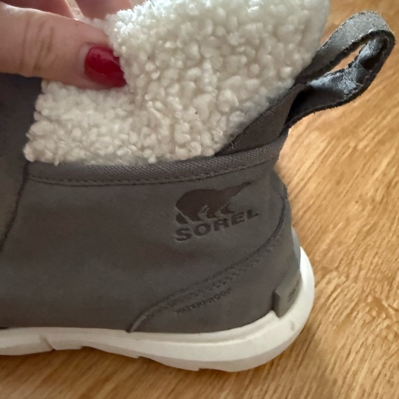 Sorel White Fur-Lined Boots - Picture 2 of 5